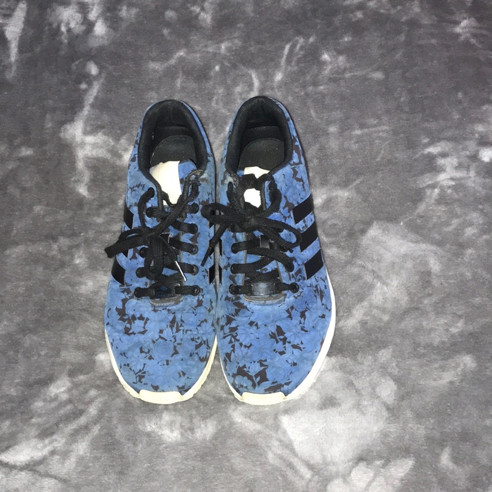 Adidas Sneakers